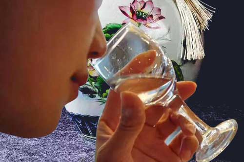 白酒品鉴之闻香需要的不仅是嗅觉还有技巧和记忆