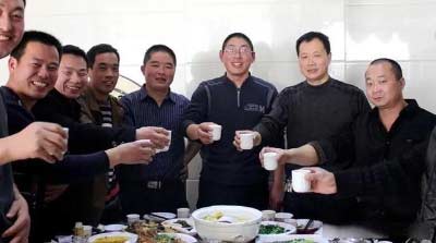 酒厂员工都喝什么白酒？6款“光瓶”酒呼声最高，原来好酒并不贵