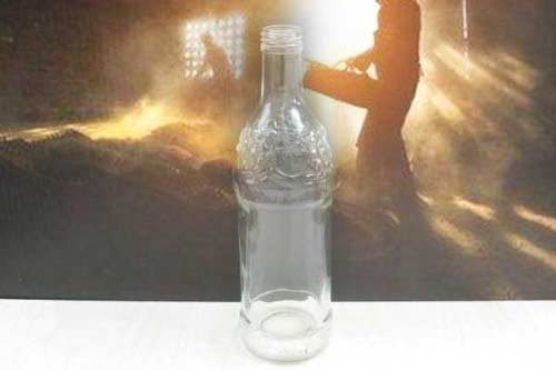 玻璃瓶装盛的品牌酱香酒是真还是假？酱香酒为什么不能用玻璃瓶装1.jpg