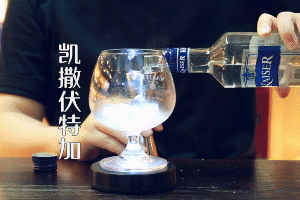 君度力娇酒兑什么好喝？一分钟就能调制好的鸡尾酒4.gif