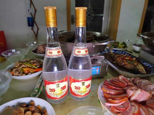 乳玻汾酒和玻汾哪个好？玻汾、老白汾、青花汾，有啥区别？2.jpg