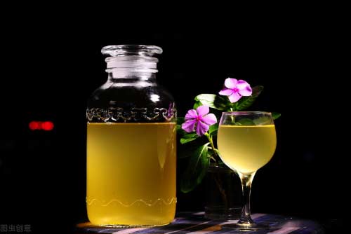“黄酒”和“老酒”有啥区别？口感差别很大，学会别再乱买了
