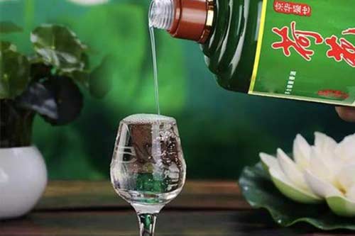 荷花酒的酒水质量好不好，贵州酱香荷花酒是什么工艺生产的