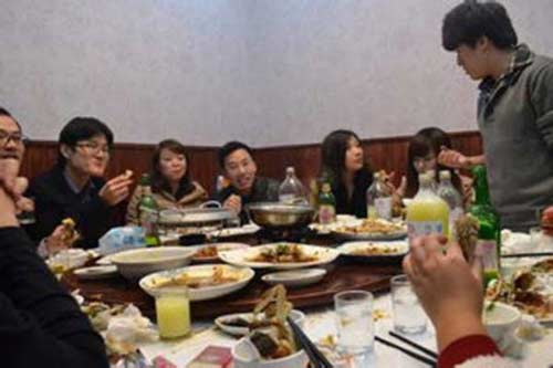 一个人酒量大小由什么原因是影响？酒量从这几方面就能看出来1.jpg