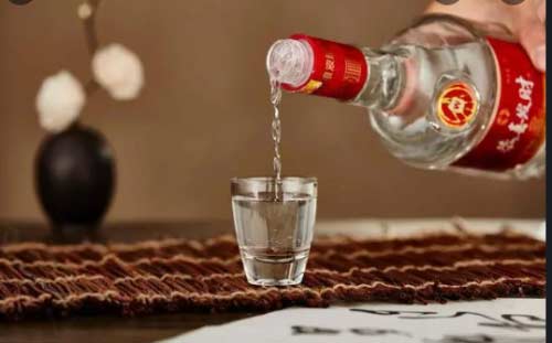 买白酒的时候要看哪些东西？怎样才能买到高品质酒水