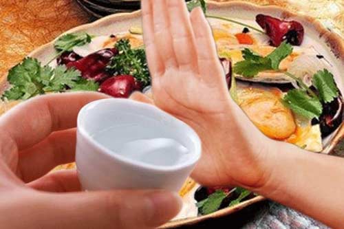 如何优雅而不失礼貌的“拒酒”、拒酒喝酒有哪些好方法和借口
