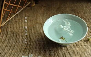 3.jpg 可以泡酒的花有哪些?10种可以泡酒的花3.jpg