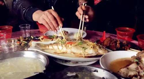 酒桌习俗鱼头酒的历史典故