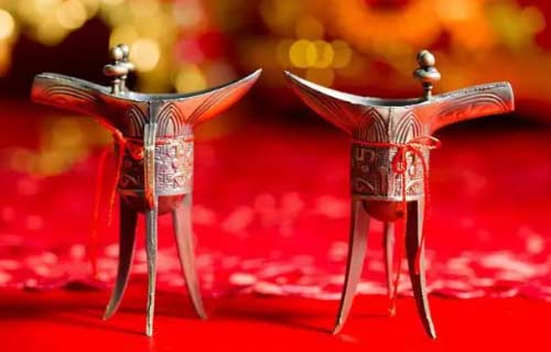 婚礼上喝交杯酒的酒礼习俗是起源于什么时候？