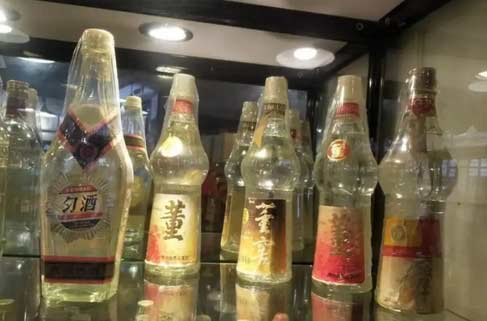 新出厂的白酒放多久最好喝?网上买的酒要静放几天才好喝嘛？