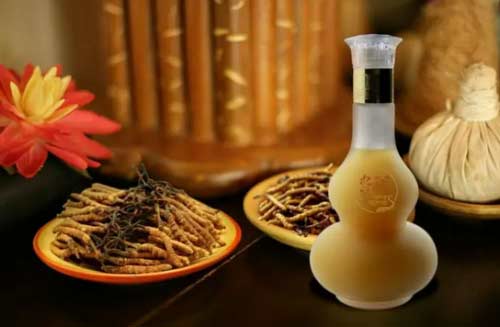 如何酿制出好喝又养生的虫草酒？1.jpg