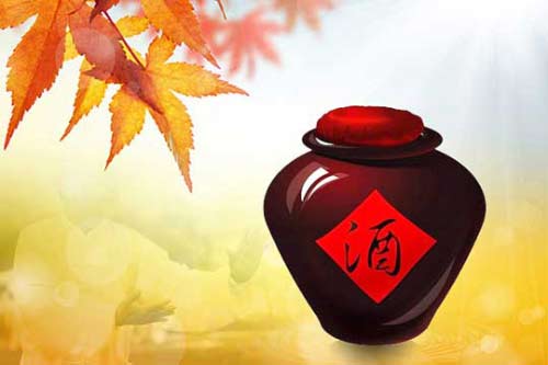 秋季喝白酒的功效有哪些：增强人体防御功能