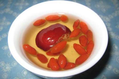 红枣枸杞酒是如何泡制的？泡多久才可以喝？
