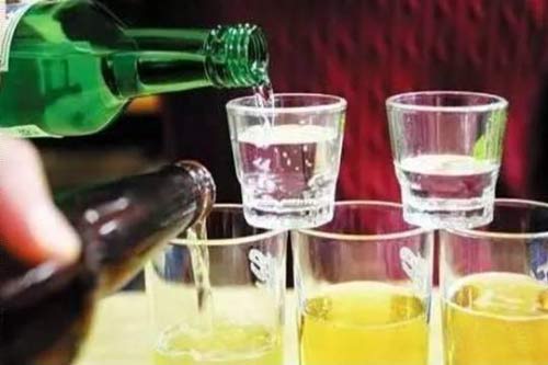 自古就有“酒不混饮”之说，那么喝混合酒究竟有没有危害呢？1.jpg