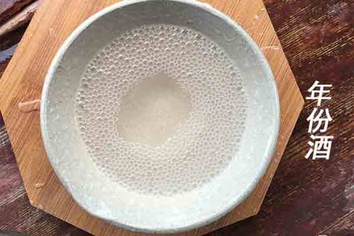 年份酒是什么意思：存放了多年的酒