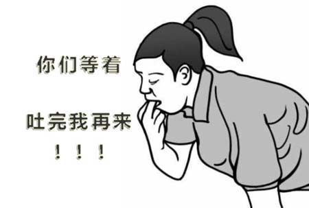 白酒喝多了是不是可以“抠喉咙”催吐？
