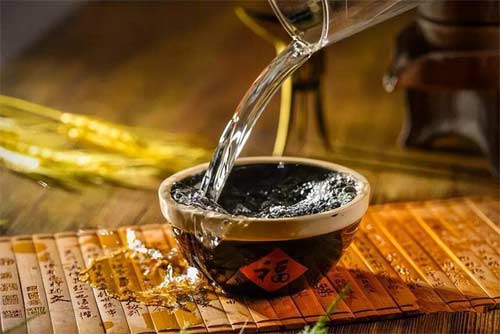 酒桌上正确地“叩指礼”，你知道该怎么做吗？
